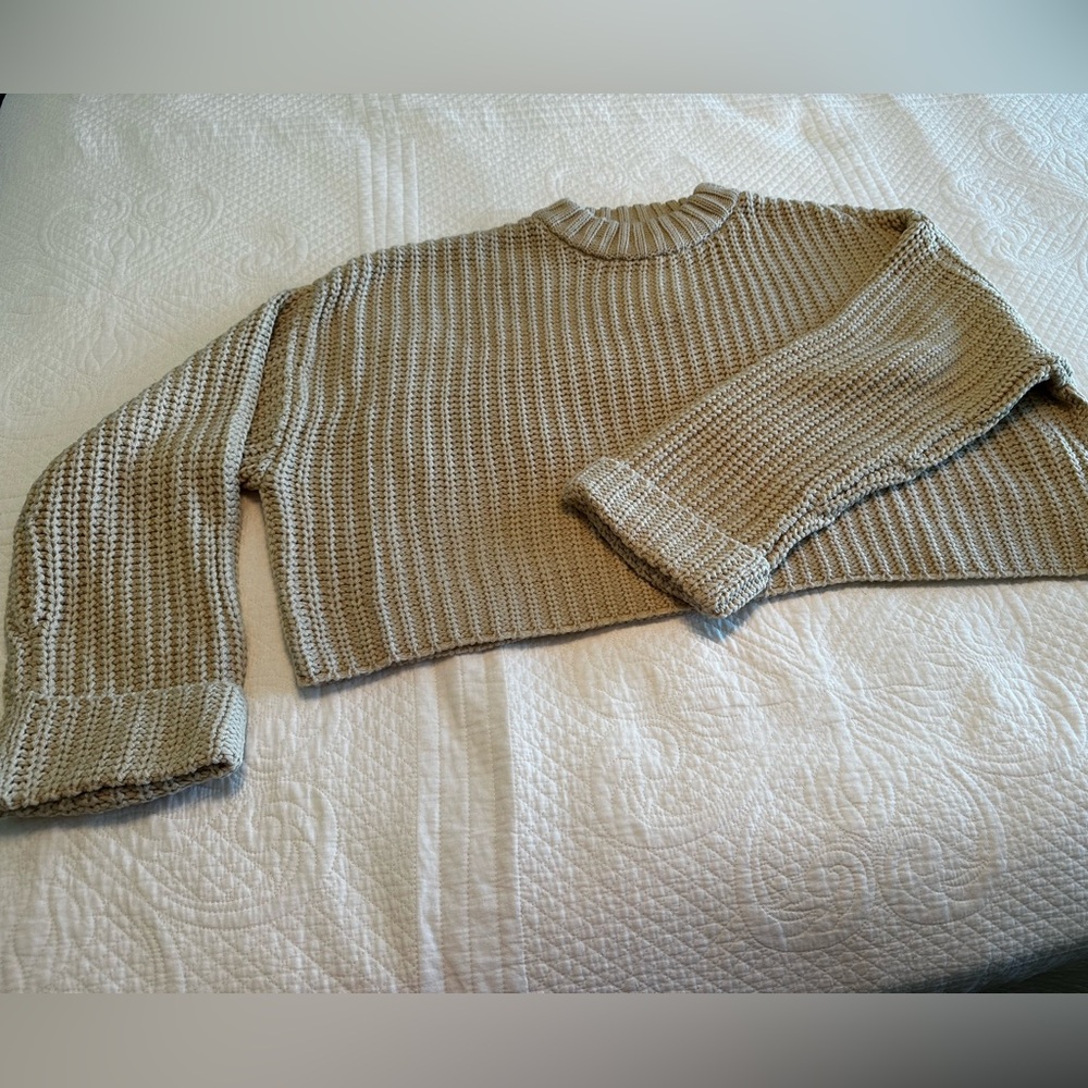 Oversized crop sweater